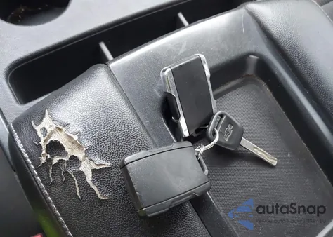 2014 Chevrolet Silverado 1500 1Lt из США, поврежденный, VIN 1GCVKREC7EZ408148